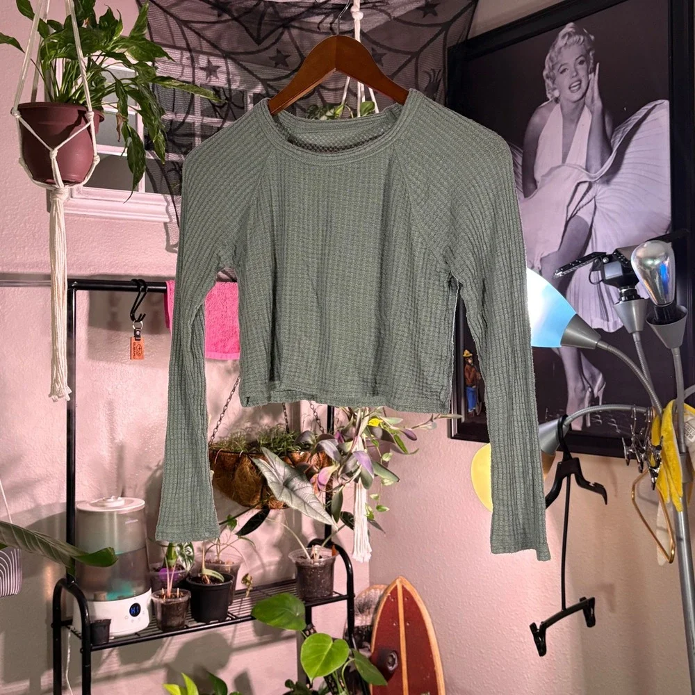 Waffle Knit Cropped Long Sleeve Shirt Womens Size XS Olive Green